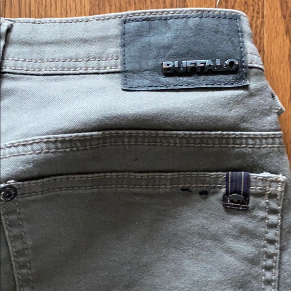 Like new Buffalo jeans - Picture 7 of 7